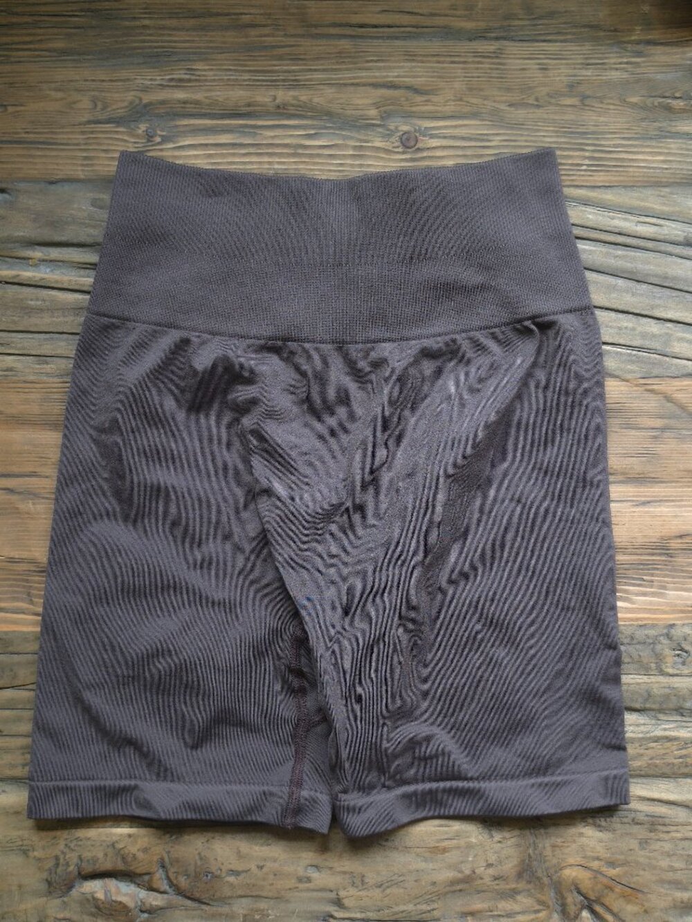 SEFI Timeless 5" Athletic Gym Shorts - size S